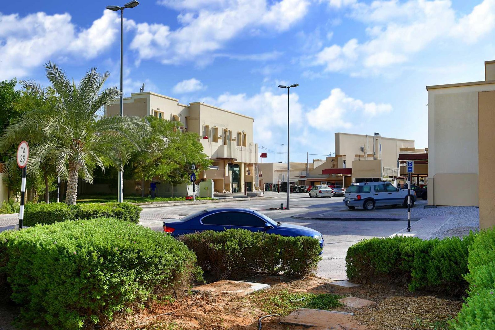 Modern furnished living room with Arabian interior touches – arabianvillas Abu Dhabi